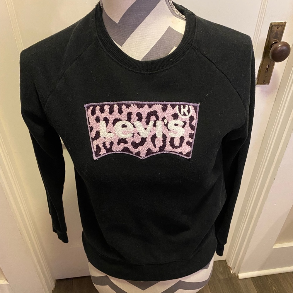 Big Girls Levi’s sweatshirt. Size L (10/12)